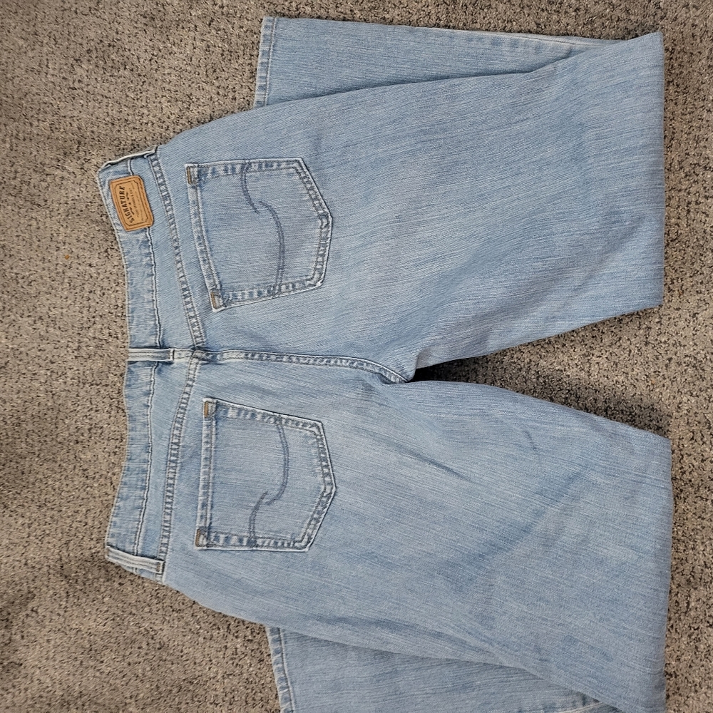 Levi's woman's Low Rise BootCut size 14 Signature